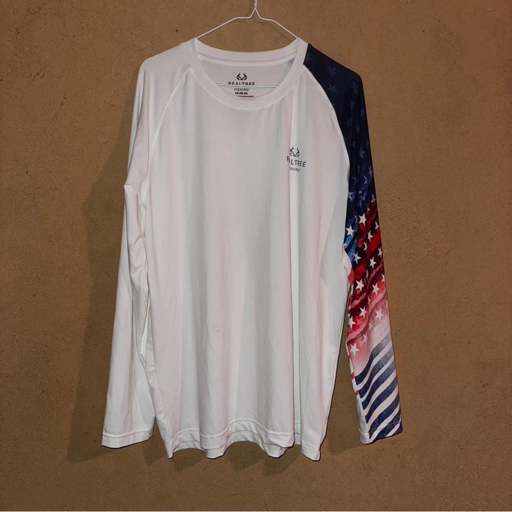 Realtree Men's Long Sleeve White Tee with Flag Sleeve